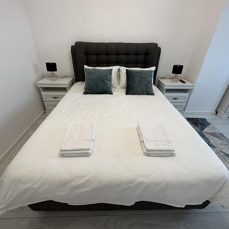 Апартаменти Apartament In Suceava, Zamca Екстер'єр фото