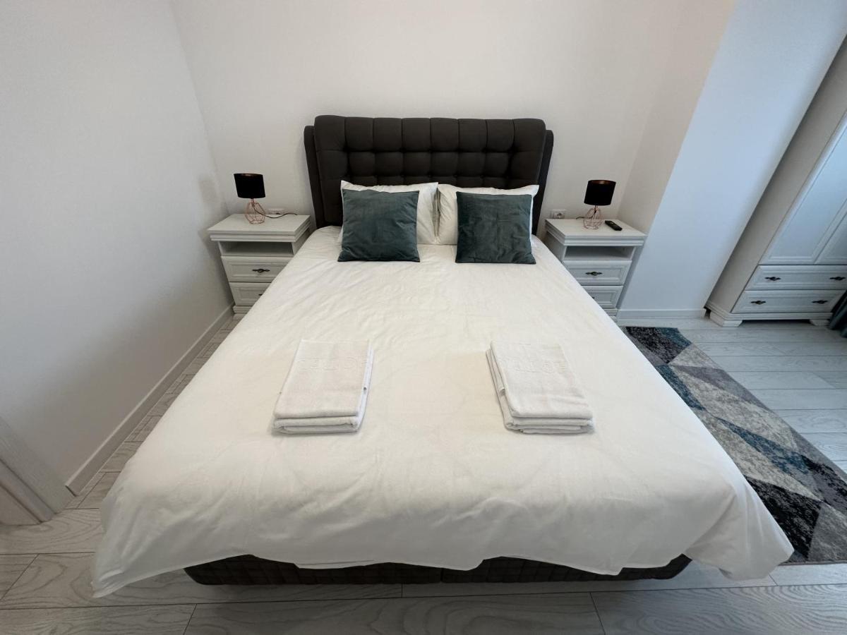 Апартаменти Apartament In Suceava, Zamca Екстер'єр фото