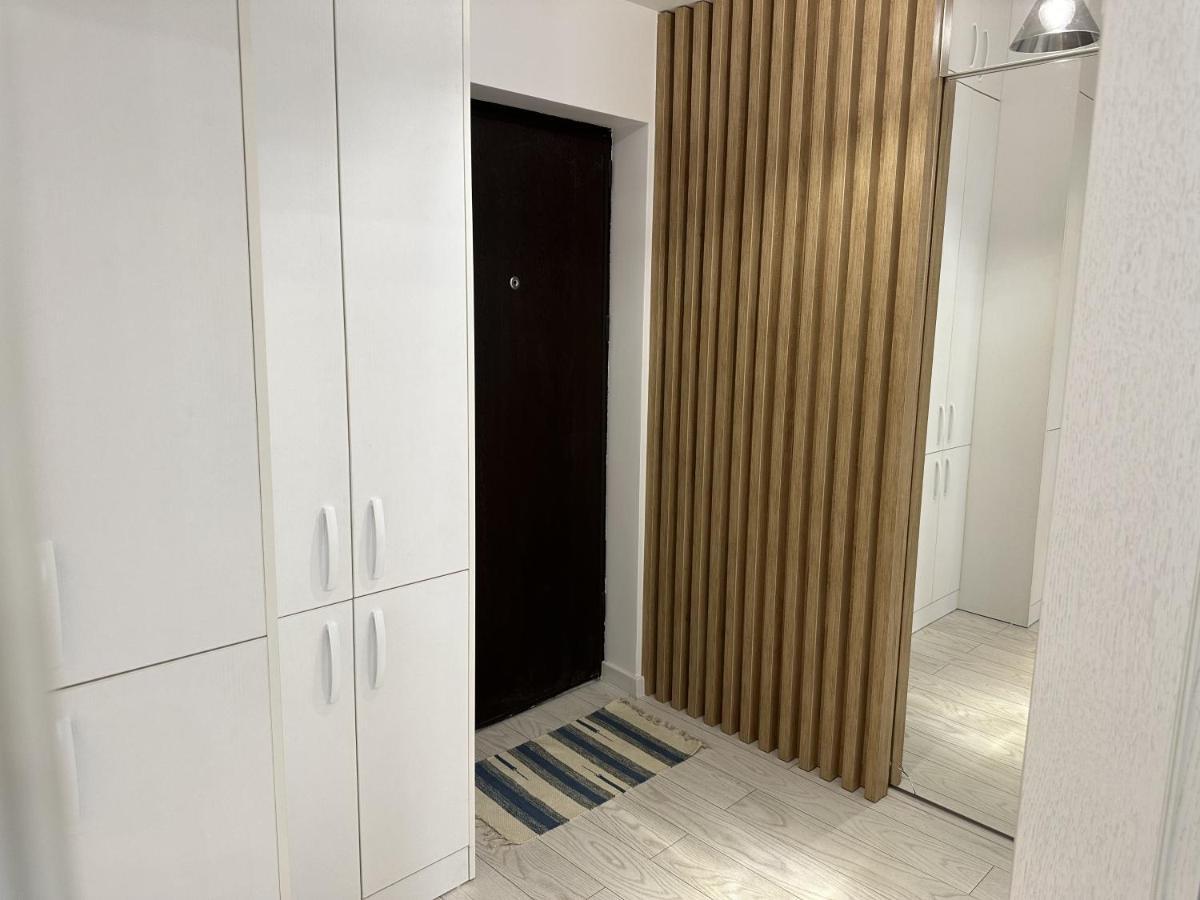 Апартаменти Apartament In Suceava, Zamca Екстер'єр фото